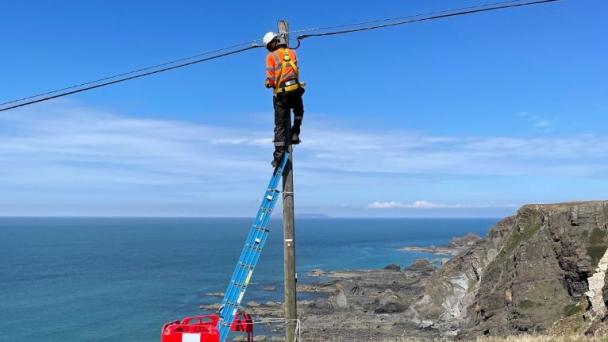 Airband to scale back broadband contract agreements with CDS